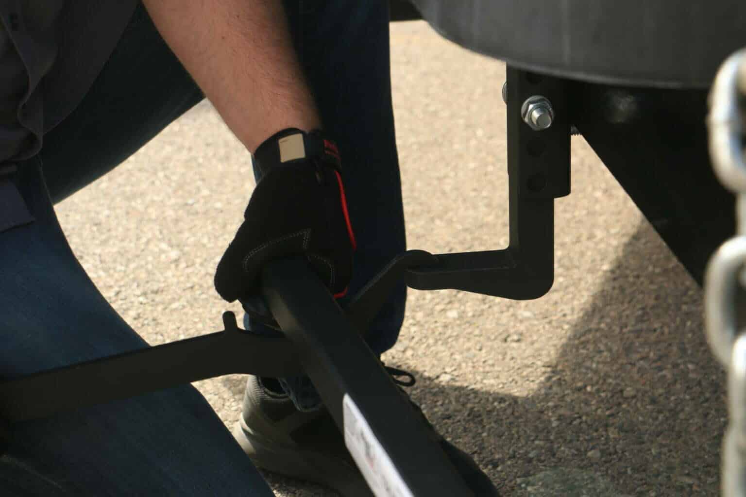 Complete Guide to Towing with a Weight Distribution Hitch Weigh Safe